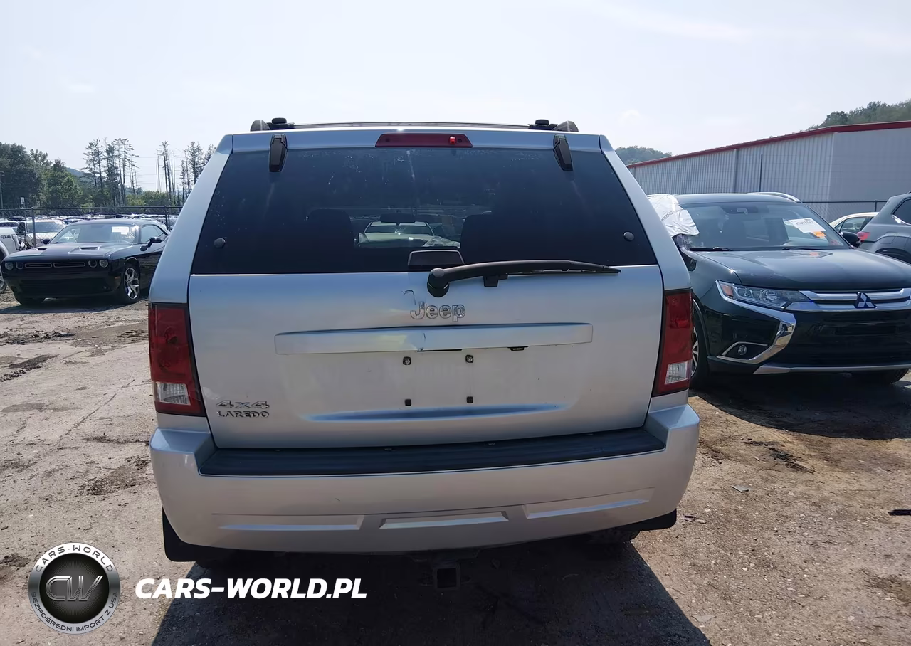 2010 Jeep Grand Cherokee Laredo VIN:1J4PR4GKXAC129179 - 17