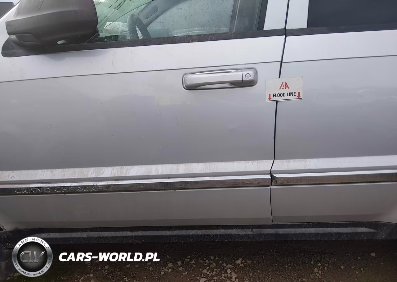2010 Jeep Grand Cherokee Laredo VIN:1J4PR4GKXAC129179 - 20
