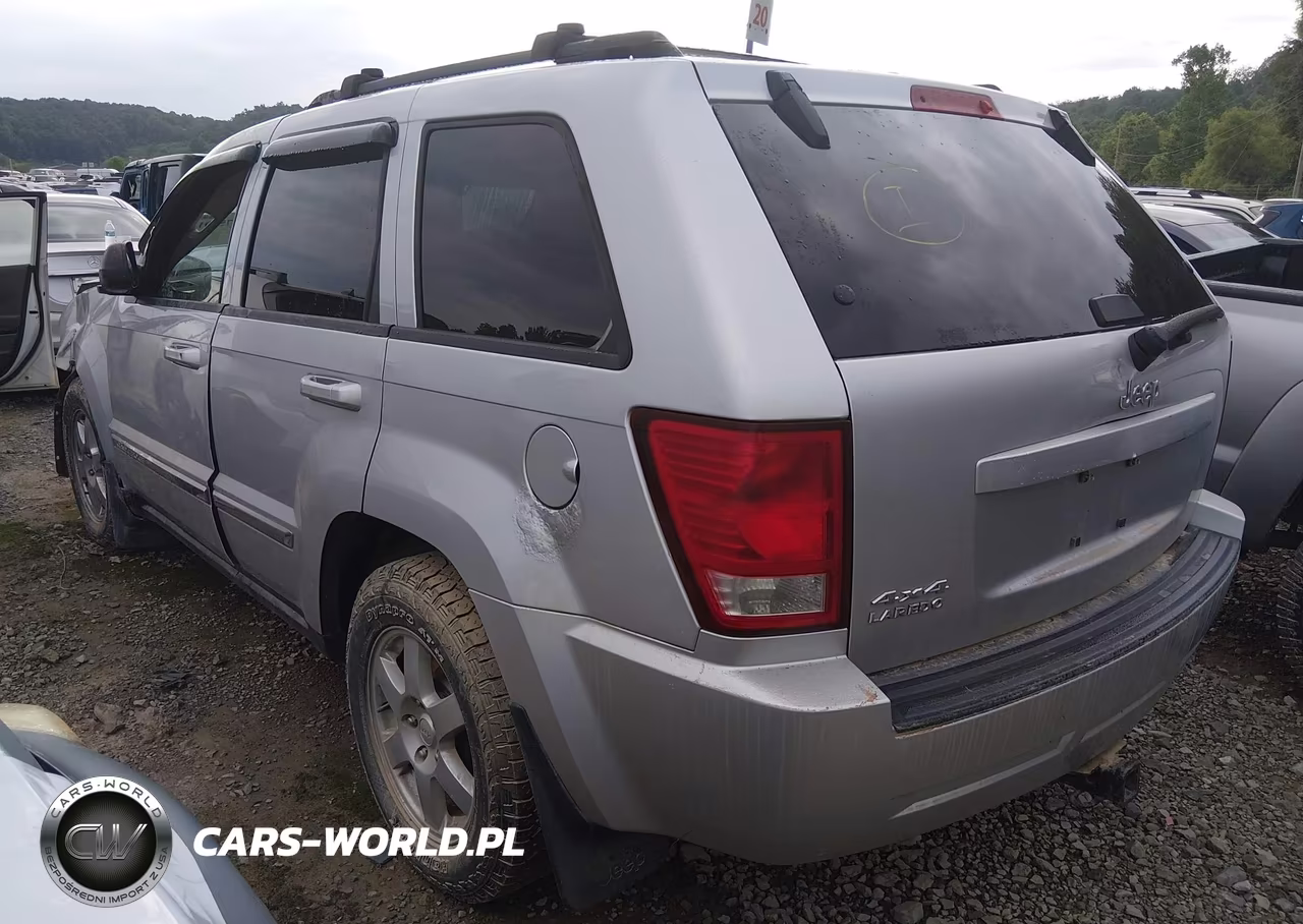 2010 Jeep Grand Cherokee Laredo VIN:1J4PR4GKXAC129179 - 3