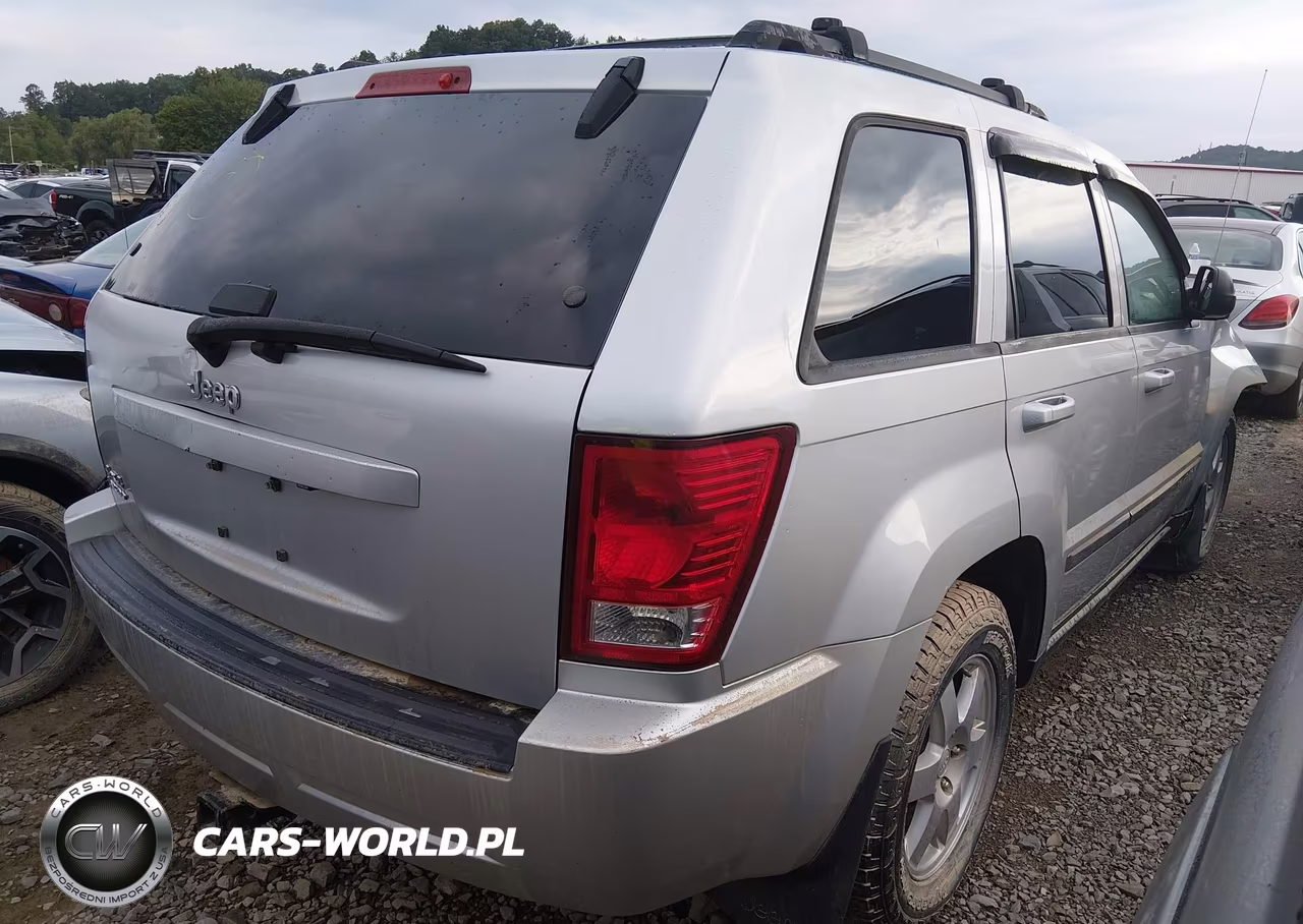 2010 Jeep Grand Cherokee Laredo VIN:1J4PR4GKXAC129179 - 4