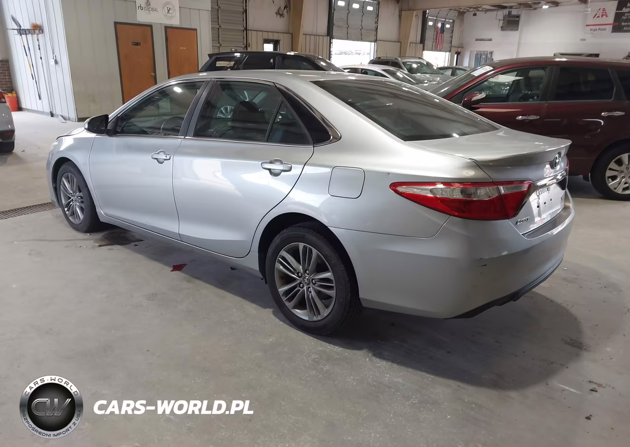 2016 Toyota Camry Se VIN:4T1BF1FK4GU568014 - 3