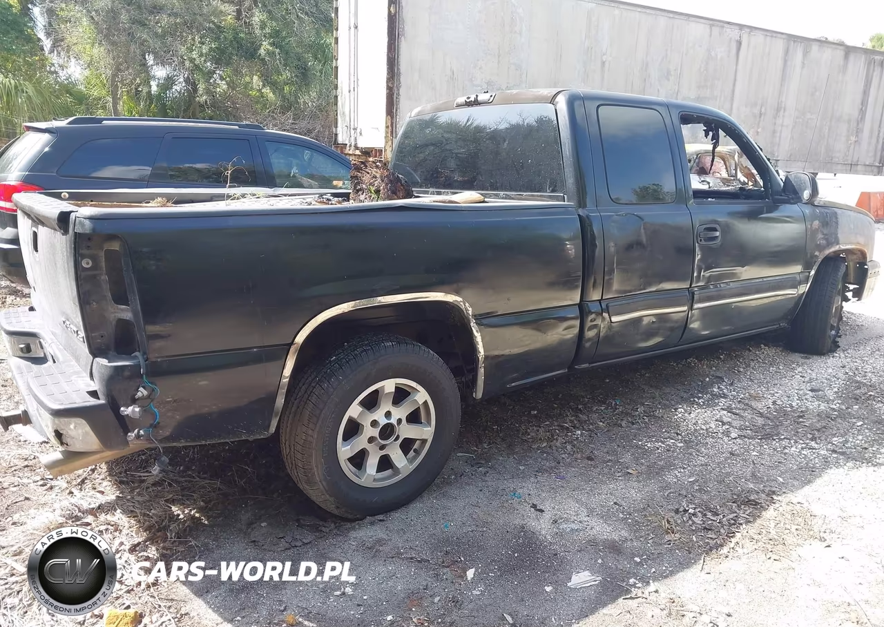 2005 Chevrolet Silverado 1500 Ls VIN:2GCEC19V351394526 - 4