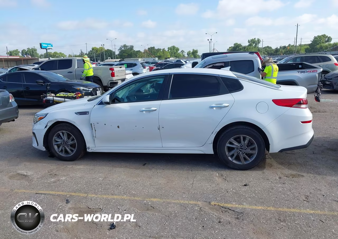 2020 Kia Optima Lx VIN:5XXGT4L34LG390588 - 14