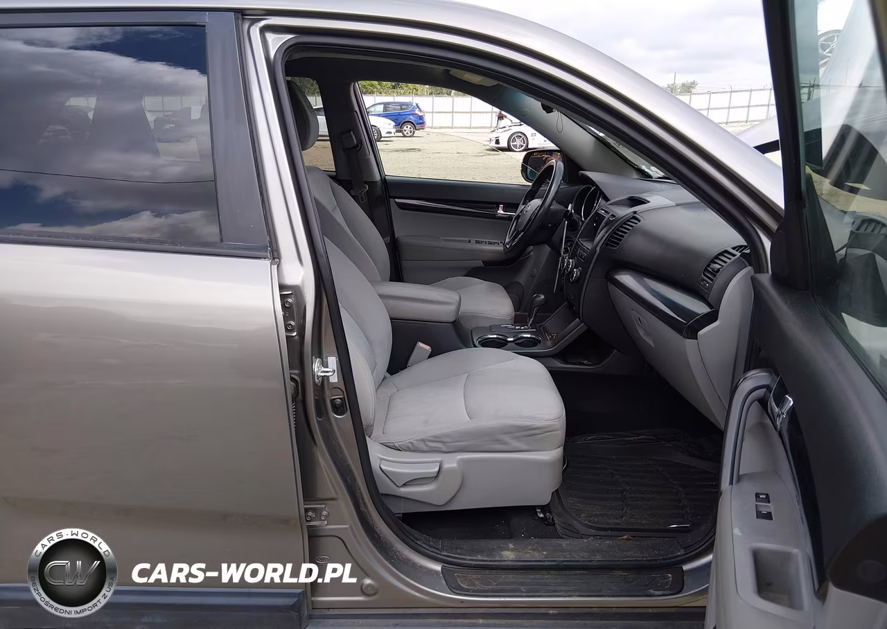 2011 Kia Sorento Lx V6 VIN:5XYKT4A26BG153793 - 5