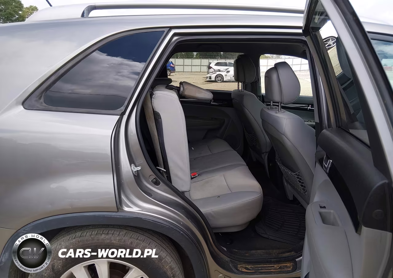 2011 Kia Sorento Lx V6 VIN:5XYKT4A26BG153793 - 8