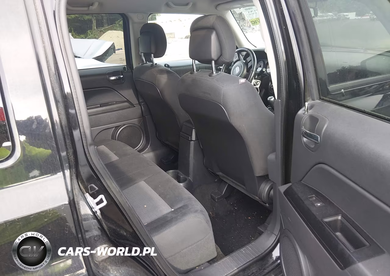 2016 Jeep Patriot Latitude VIN:1C4NJRFB8GD580410 - 7