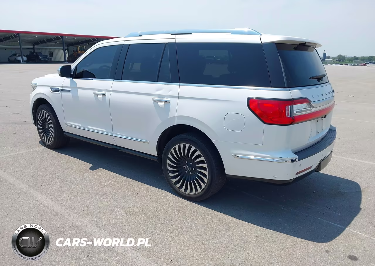 2018 Lincoln Navigator Black Label VIN:5LMJJ2TT4JEL21443 - 3