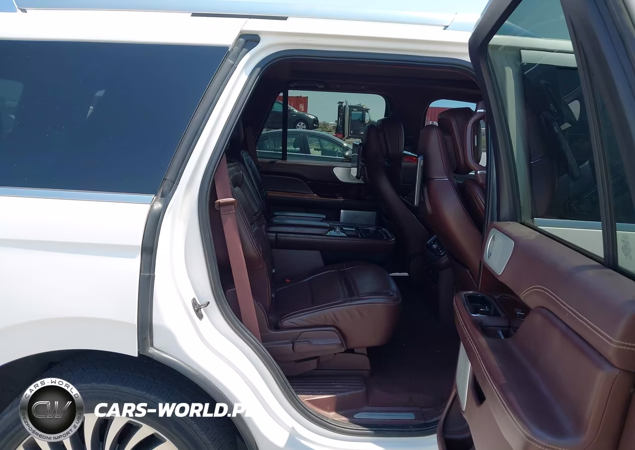 2018 Lincoln Navigator Black Label VIN:5LMJJ2TT4JEL21443 - 8