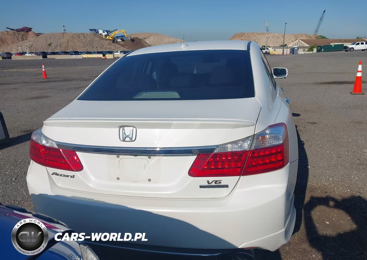 2014 Honda Accord Touring VIN:1HGCR3F97EA033672 - 16