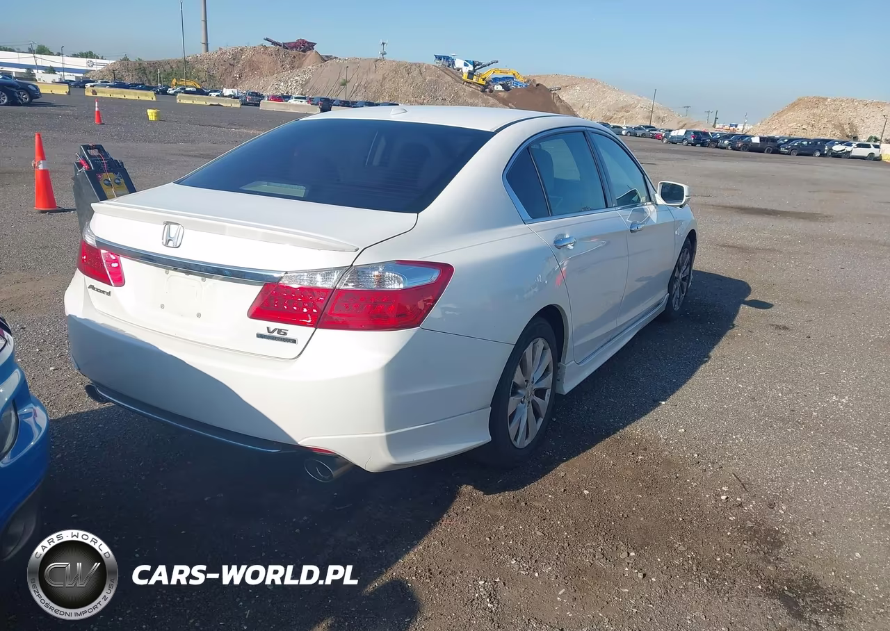 2014 Honda Accord Touring VIN:1HGCR3F97EA033672 - 4