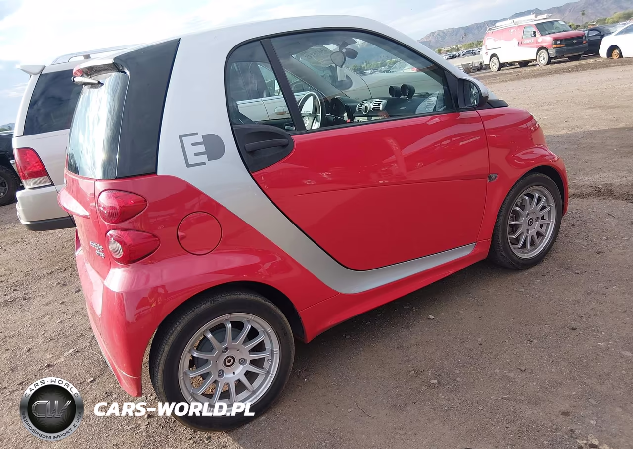 2014 Smart Fortwo Electric Drive Passion VIN:WMEEJ9AA2EK736885 - 4