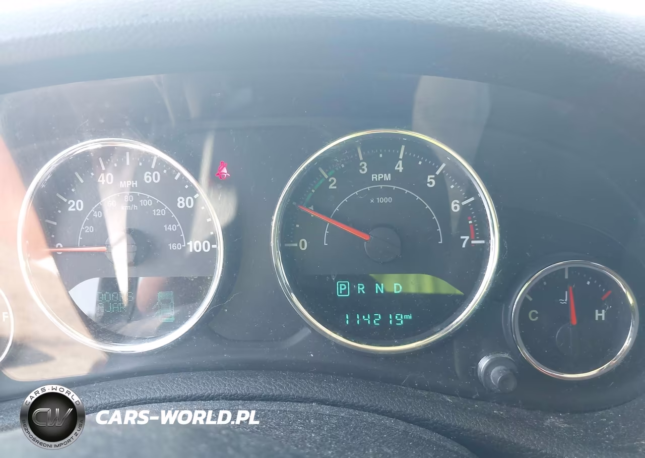 2016 Jeep Wrangler Unlimited Sport VIN:1C4BJWDG6GL137761 - 7