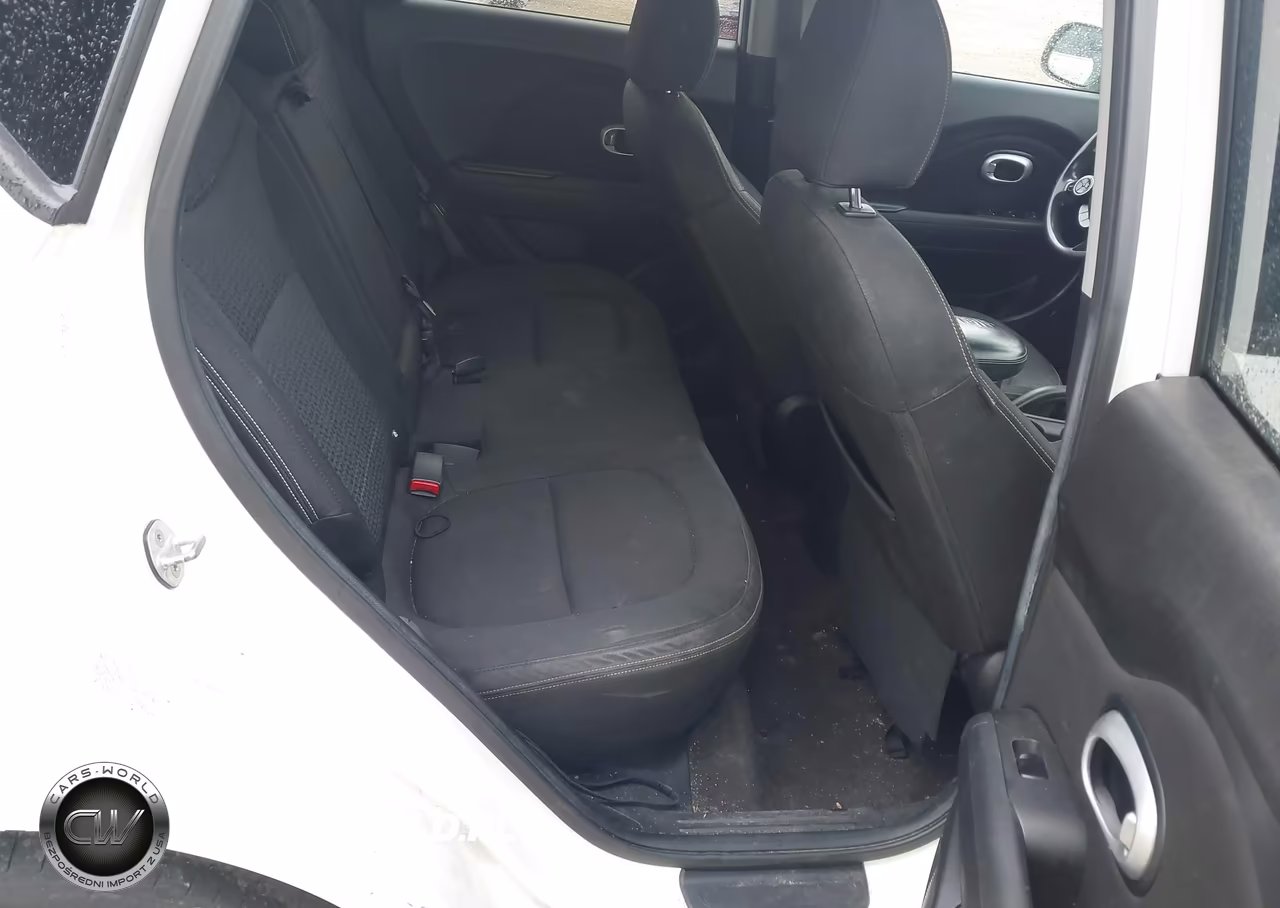 2016 Kia Soul + VIN:KNDJP3A56G7240084 - 8