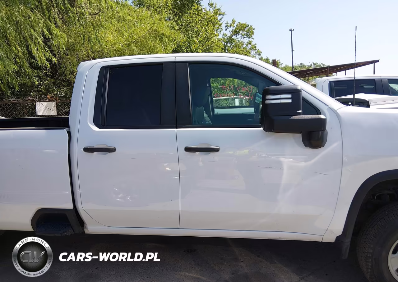 2021 Chevrolet Silverado C2500 Heavy Duty VIN:1GC2WLE77MF210239 - 13
