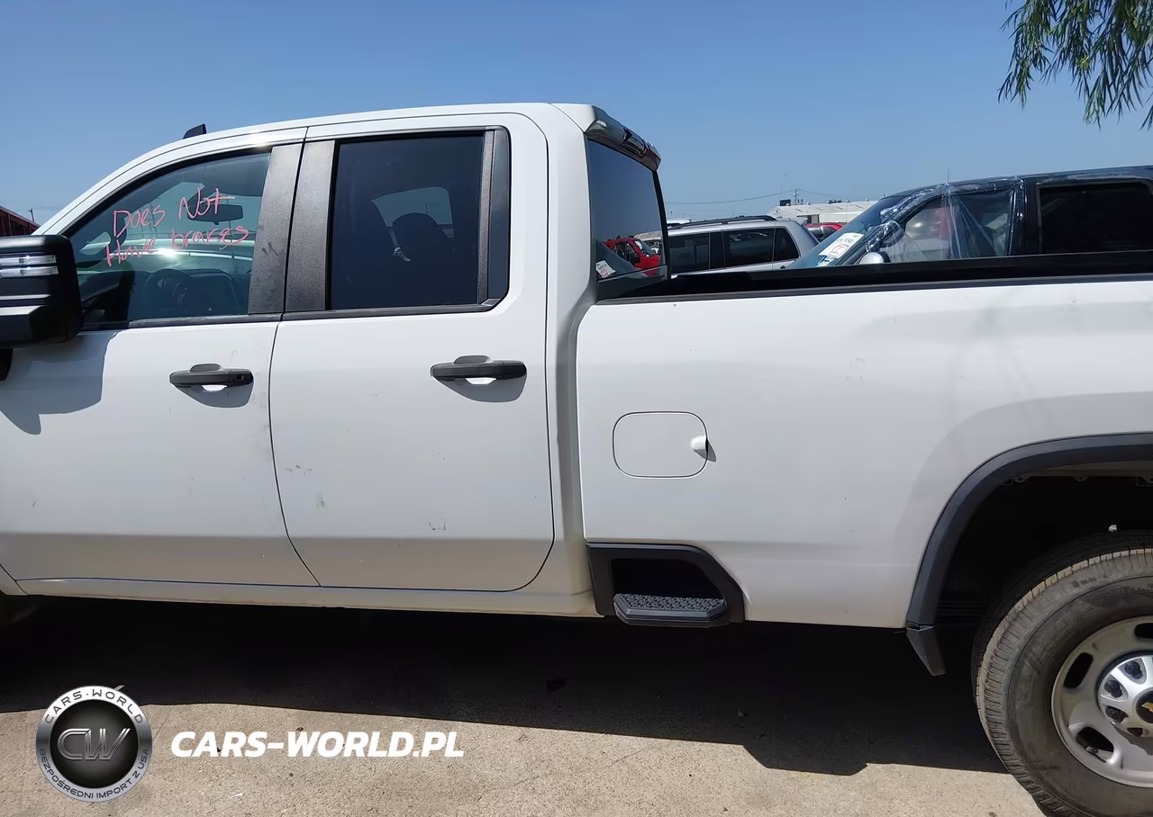 2021 Chevrolet Silverado C2500 Heavy Duty VIN:1GC2WLE77MF210239 - 14
