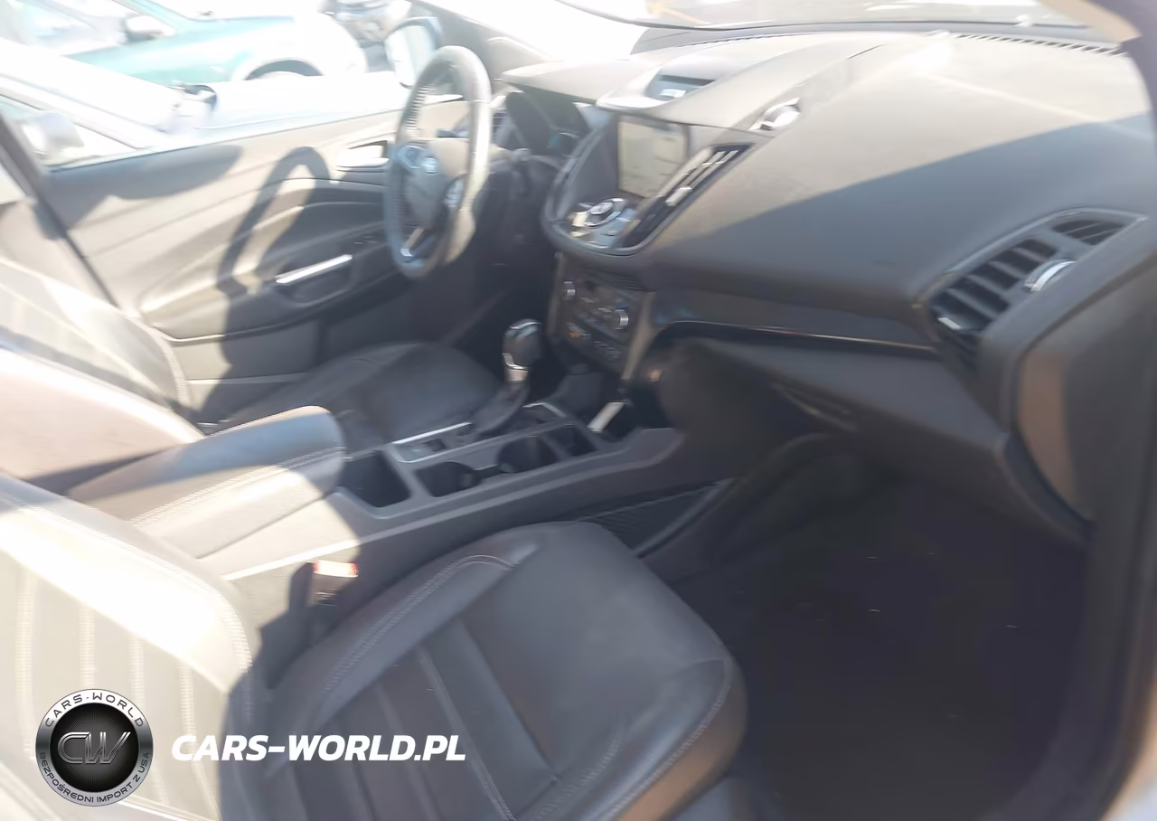 2017 Ford Escape Titanium VIN:1FMCU9J9XHUC66595 - 5