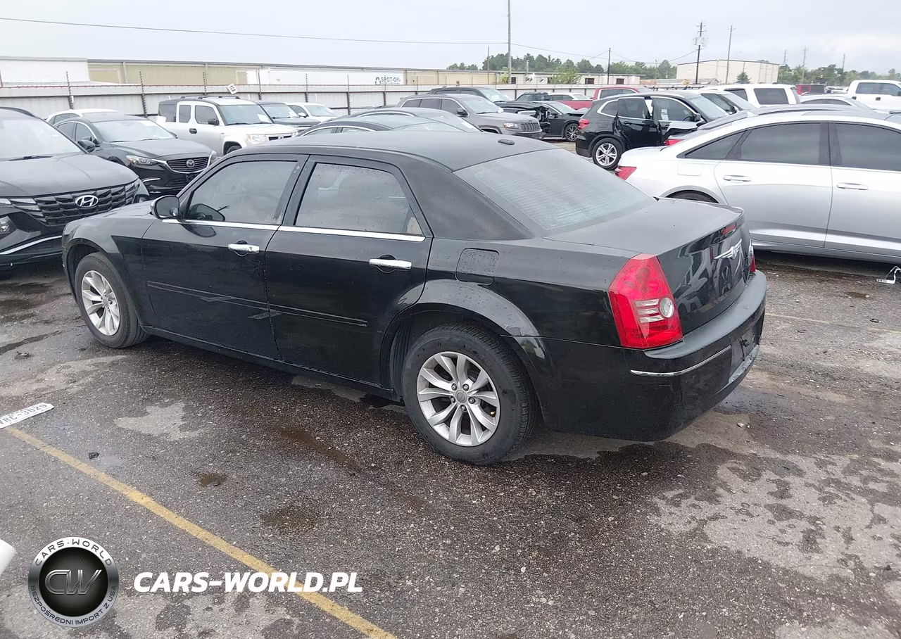 2010 Chrysler 300 Touring-Signature Series-Executive Series VIN:2C3CA5CV9AH253995 - 3