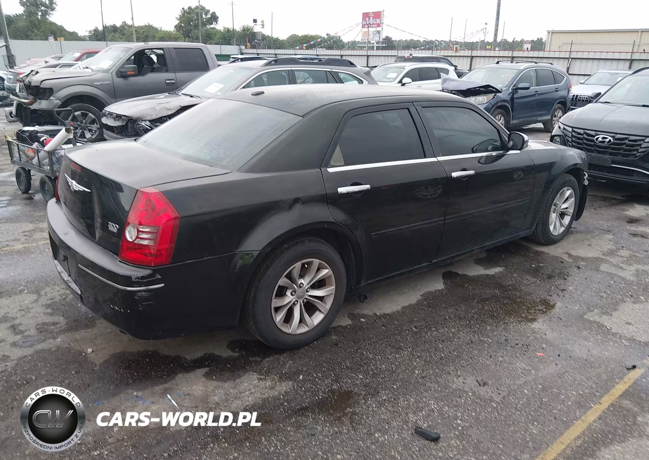 2010 Chrysler 300 Touring-Signature Series-Executive Series VIN:2C3CA5CV9AH253995 - 4