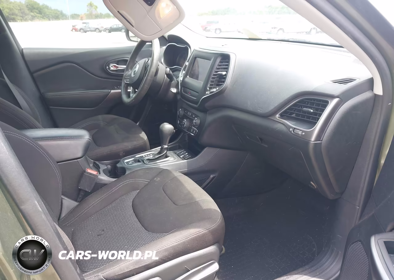 2020 Jeep Cherokee Latitude Fwd VIN:1C4PJLCB4LD557257 - 5