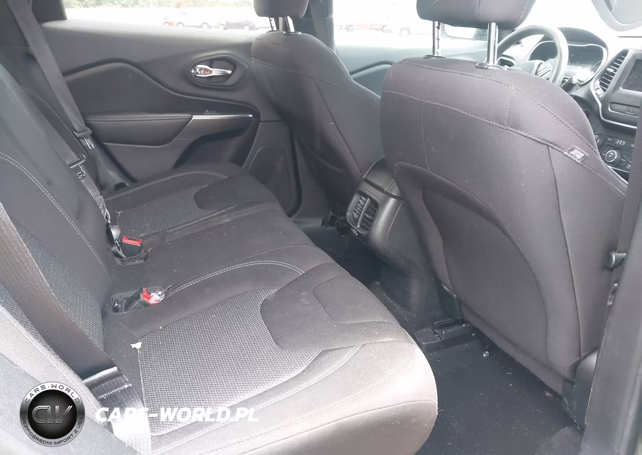 2020 Jeep Cherokee Latitude Fwd VIN:1C4PJLCB4LD557257 - 8