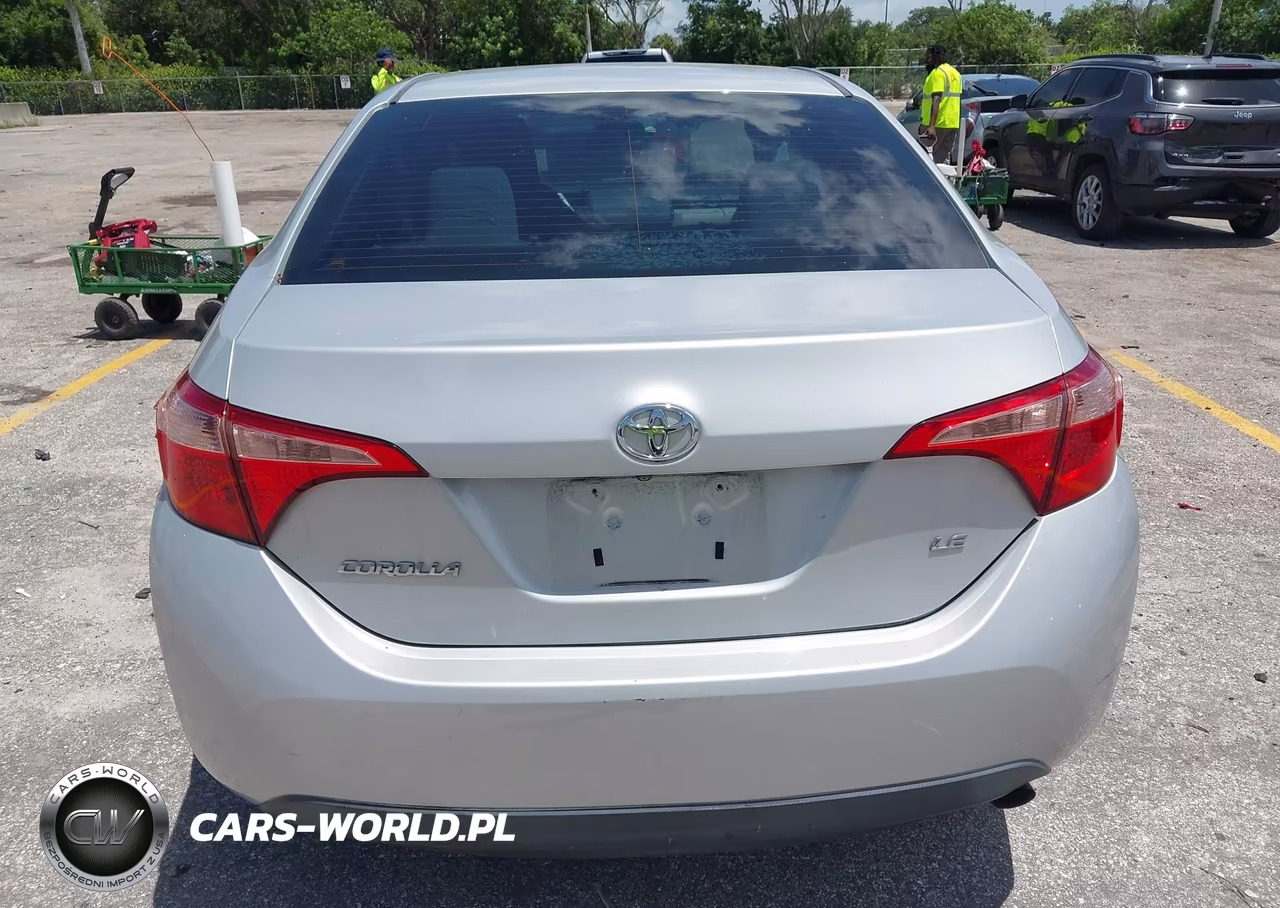 2019 Toyota Corolla Le VIN:2T1BURHE1KC203635 - 17