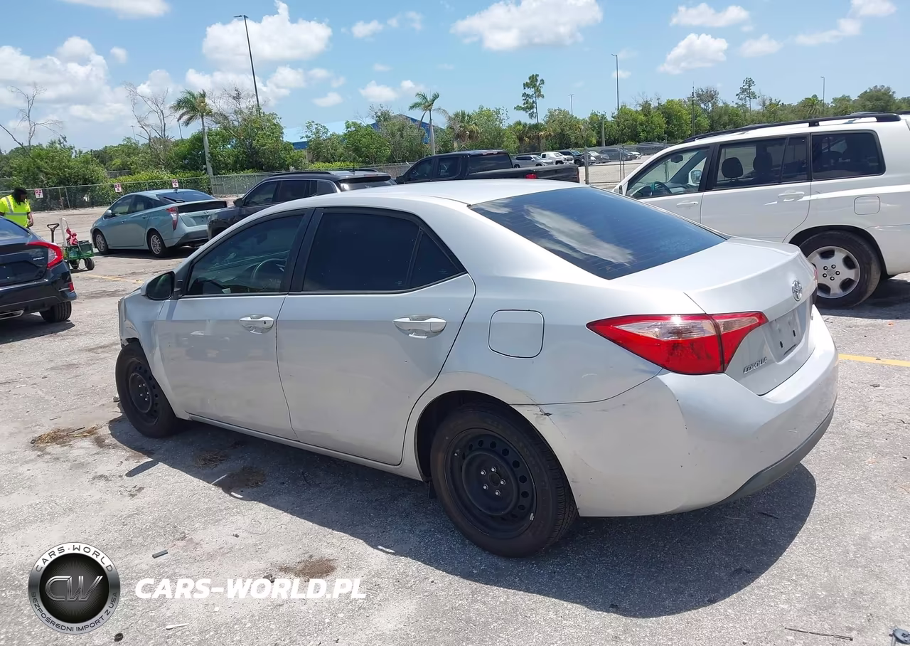 2019 Toyota Corolla Le VIN:2T1BURHE1KC203635 - 3