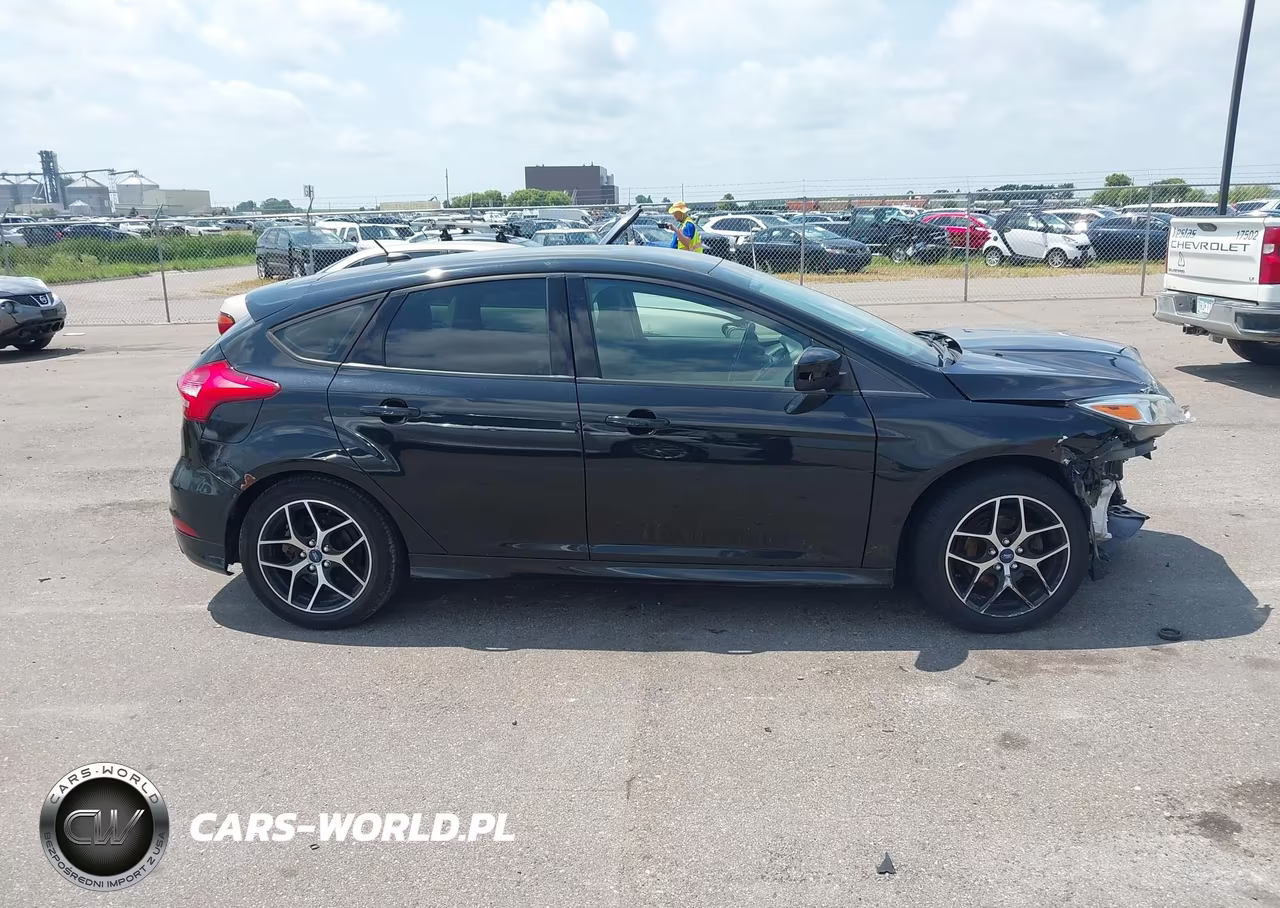 2015 Ford Focus Se VIN:1FADP3K29FL254039 - 14