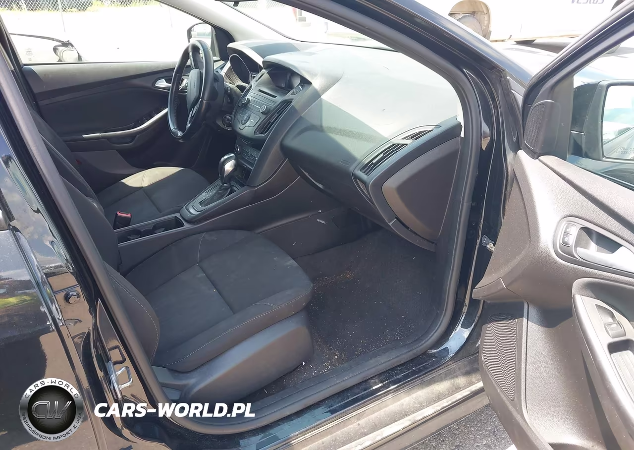 2015 Ford Focus Se VIN:1FADP3K29FL254039 - 5