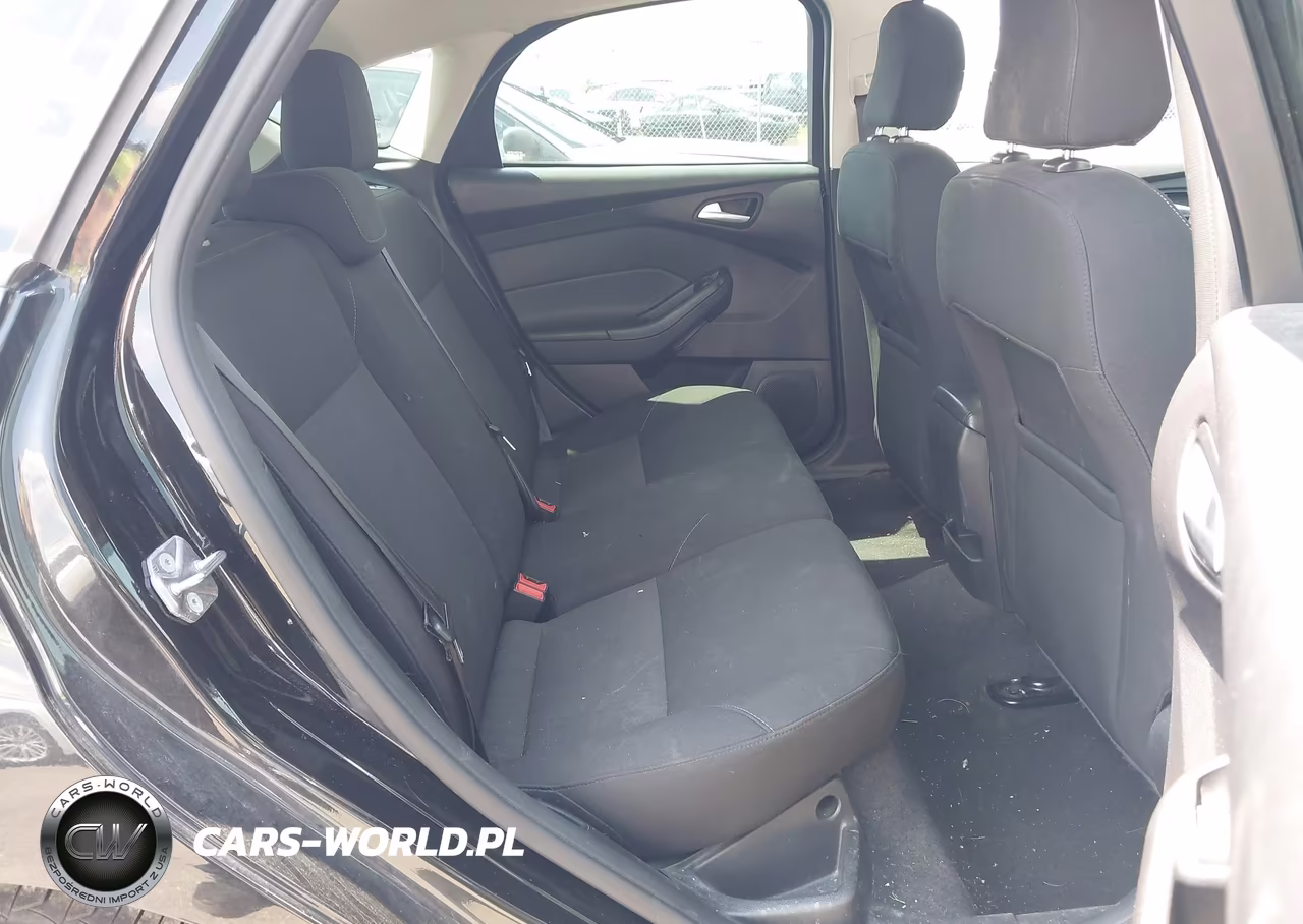 2015 Ford Focus Se VIN:1FADP3K29FL254039 - 8