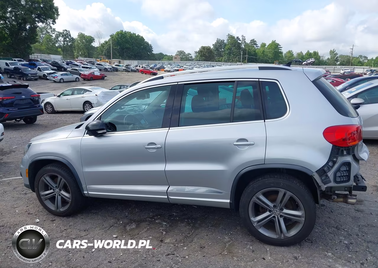 2017 Volkswagen Tiguan 2.0T Sport VIN:WVGUV7AX2HW509602 - 15