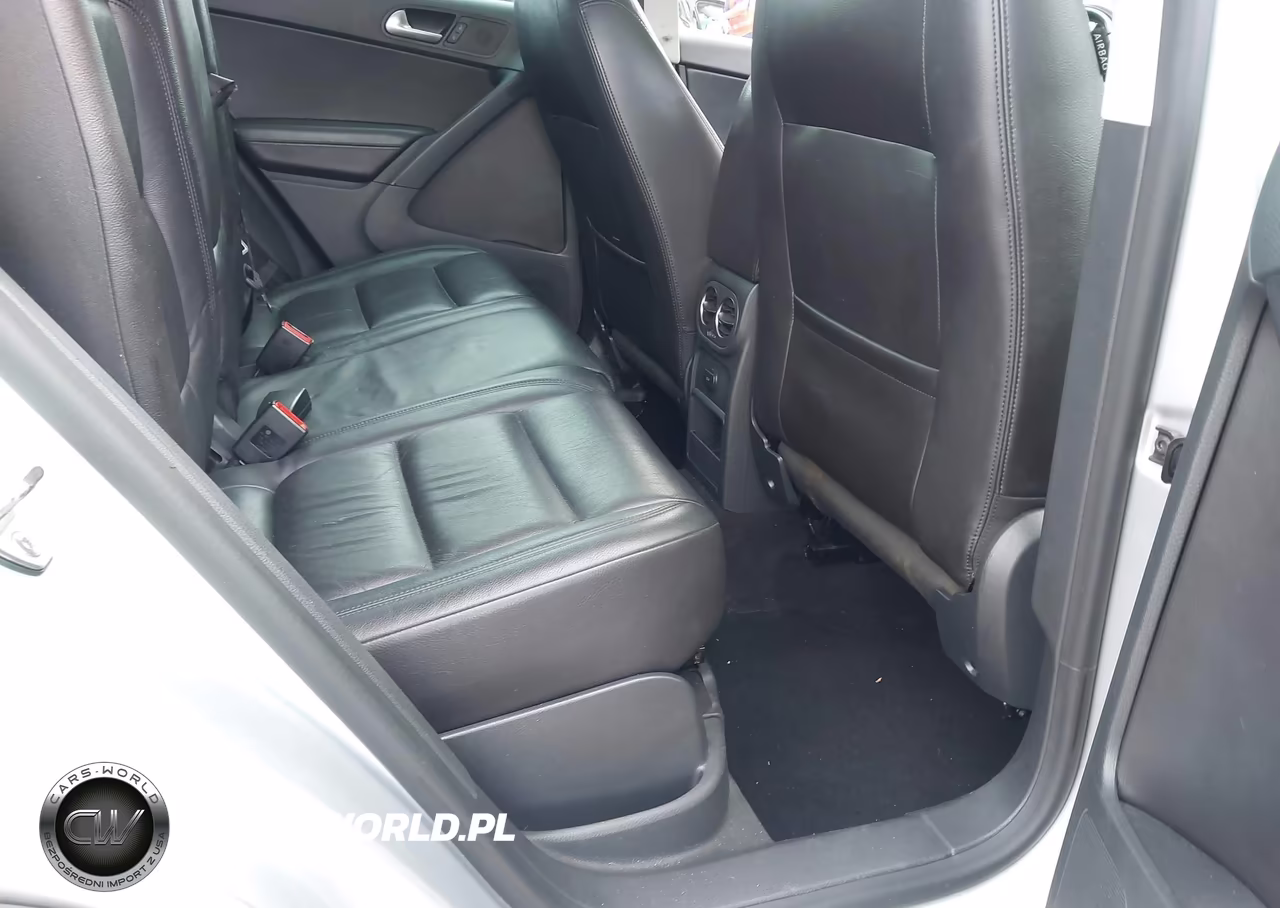 2017 Volkswagen Tiguan 2.0T Sport VIN:WVGUV7AX2HW509602 - 8