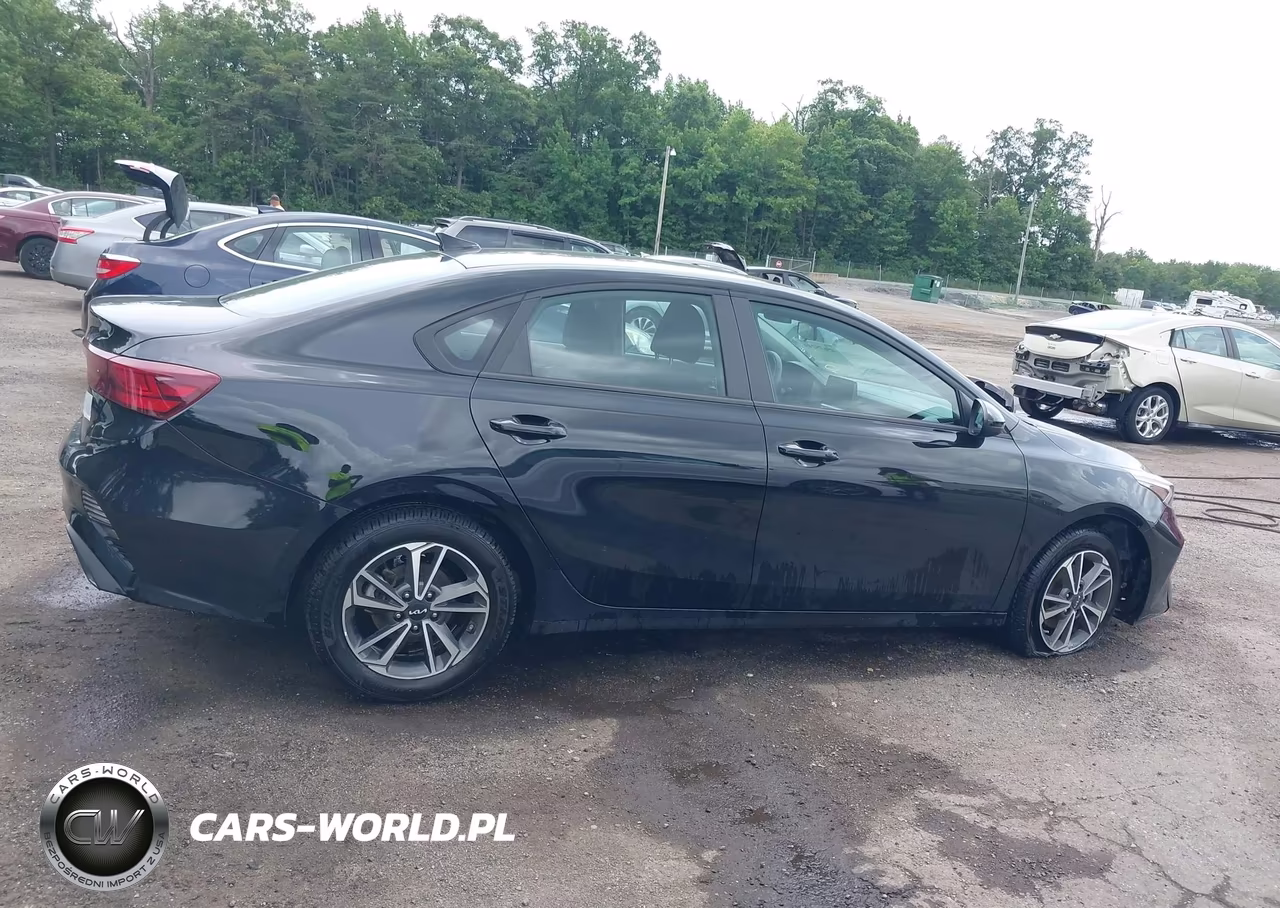 2023 Kia Forte Lxs VIN:3KPF24AD2PE559967 - 13