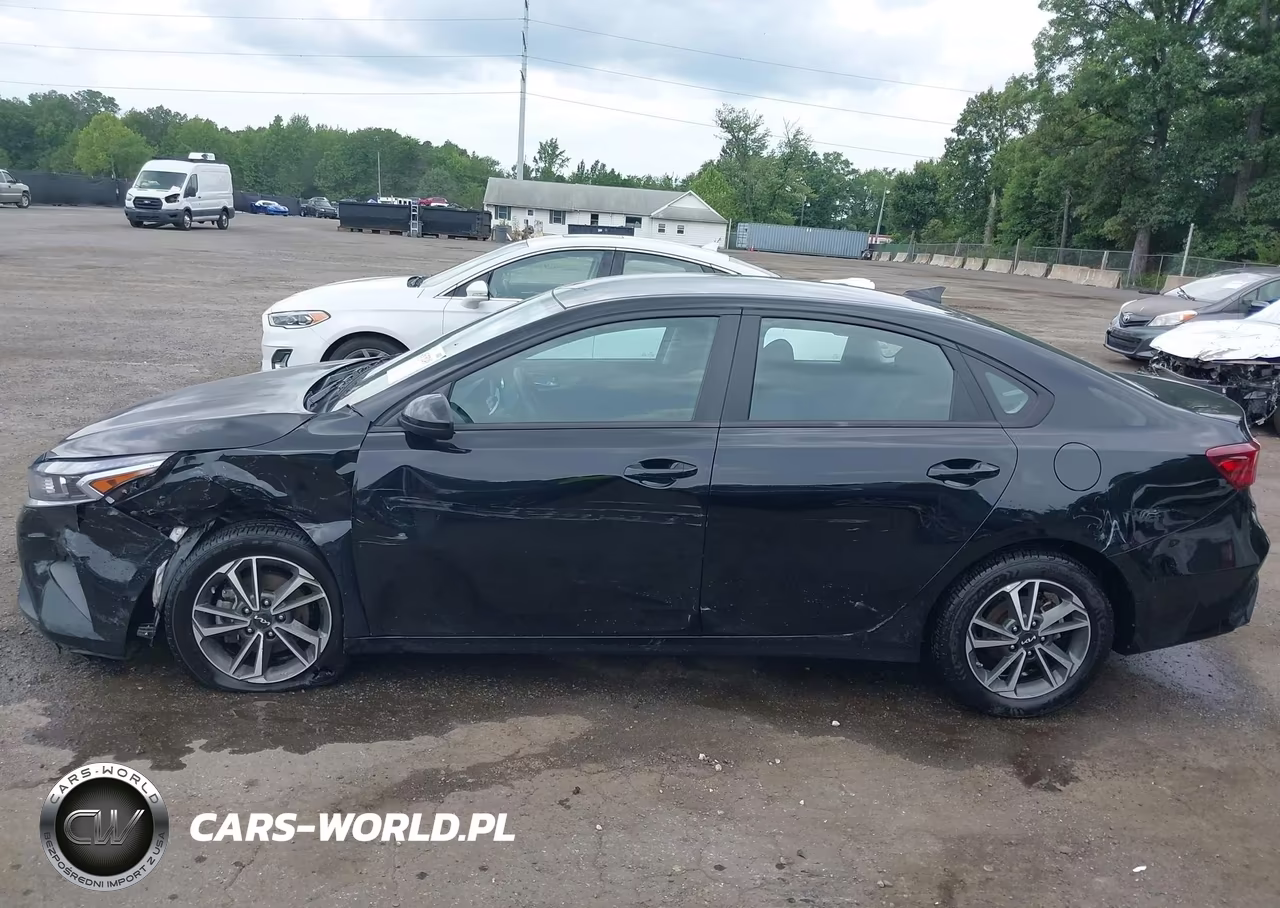 2023 Kia Forte Lxs VIN:3KPF24AD2PE559967 - 14