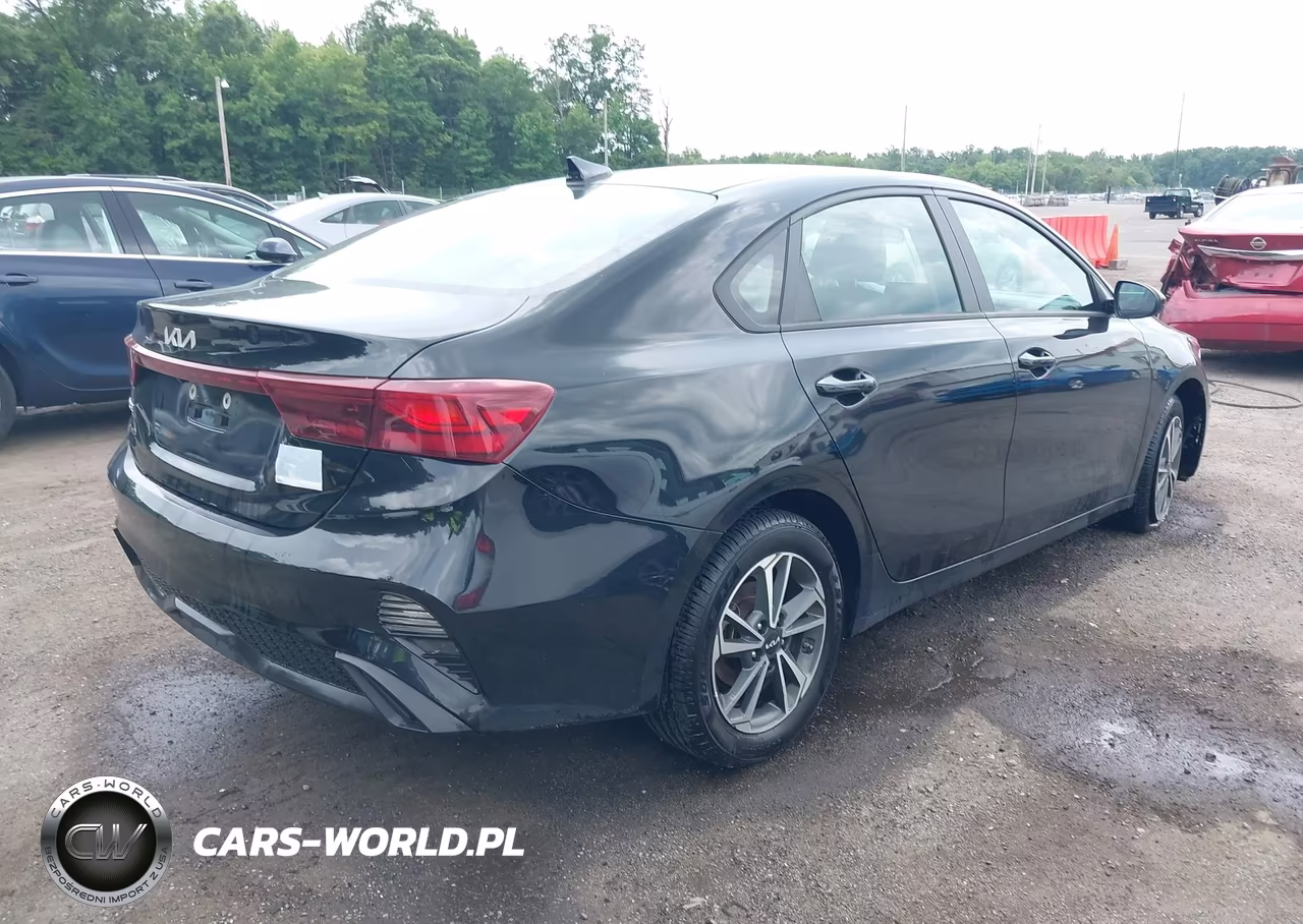 2023 Kia Forte Lxs VIN:3KPF24AD2PE559967 - 4