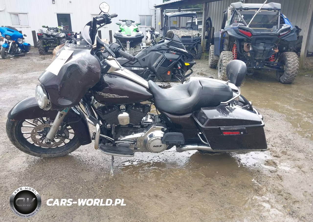 2011 Harley-Davidson Flhx VIN:1HD1KBM1XBB657696 - 13