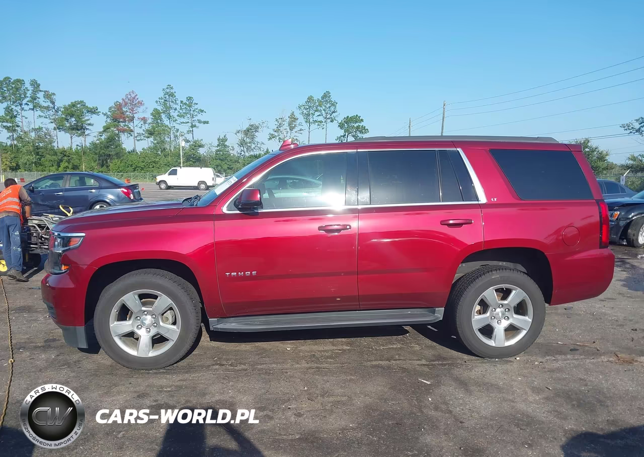 2019 Chevrolet Tahoe Lt VIN:1GNSCBKC9KR303271 - 14