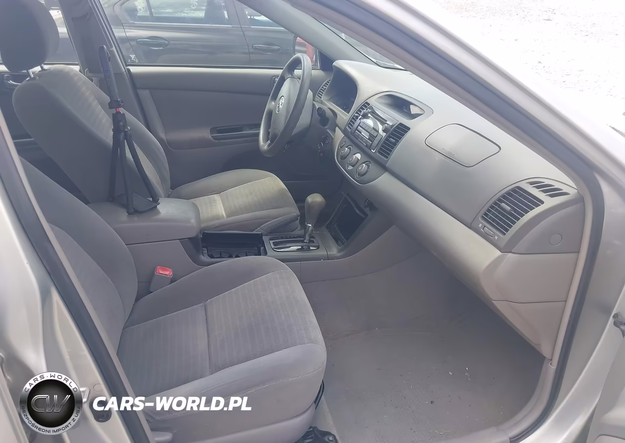 2005 Toyota Camry Le VIN:4T1BE32K75U563696 - 5
