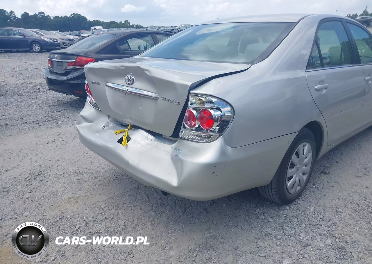 2005 Toyota Camry Le VIN:4T1BE32K75U563696 - 6