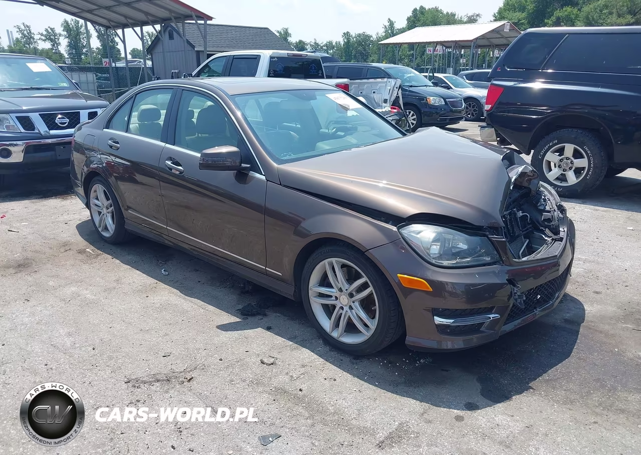 2014 Mercedes-Benz C 300 Sport 4Matic – zdjęcie 1 z 19
