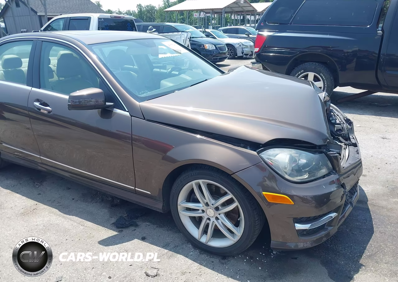 2014 Mercedes-Benz C 300 Sport 4Matic VIN:WDDGF8AB1EA914633 - 18