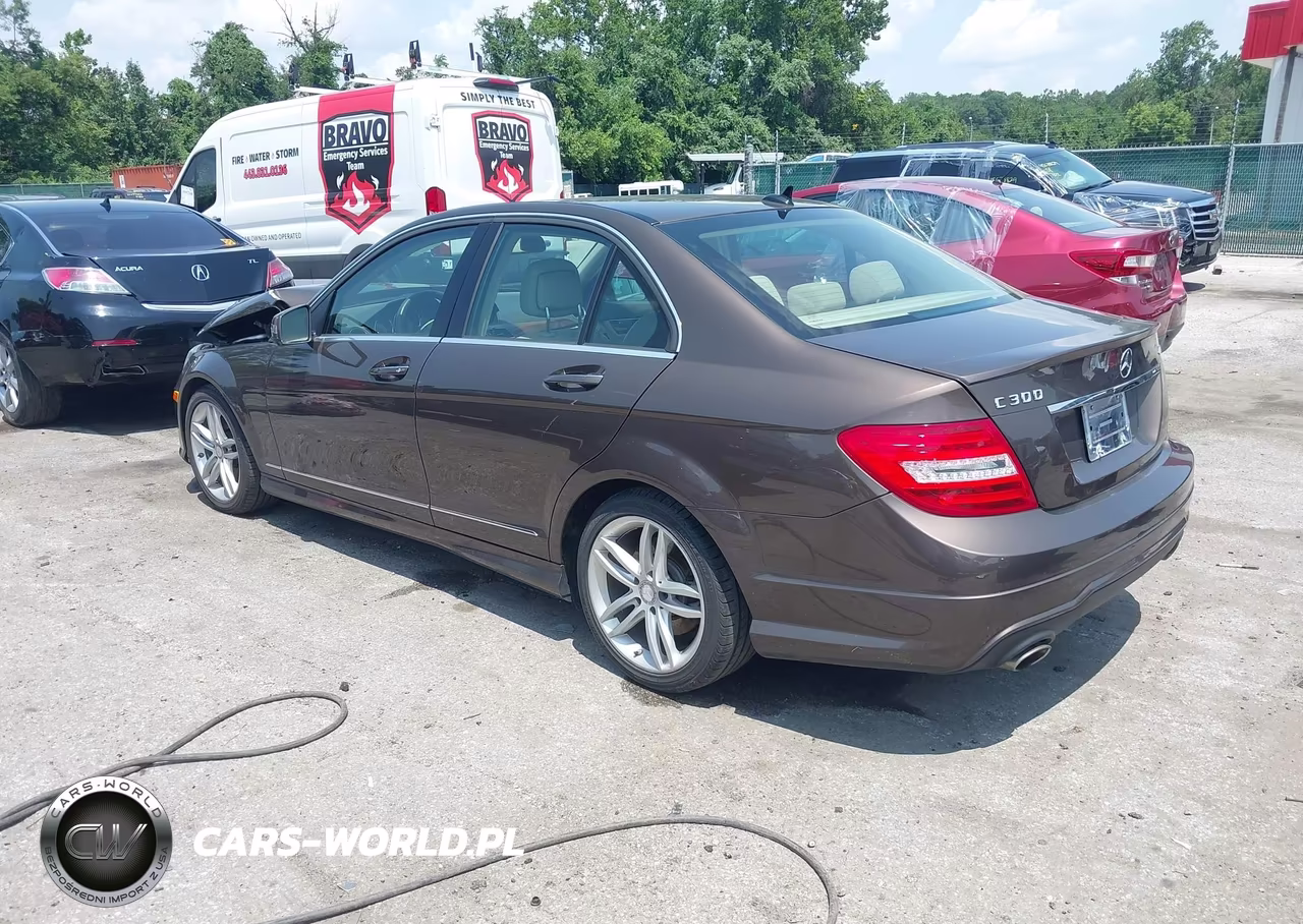 2014 Mercedes-Benz C 300 Sport 4Matic VIN:WDDGF8AB1EA914633 - 3