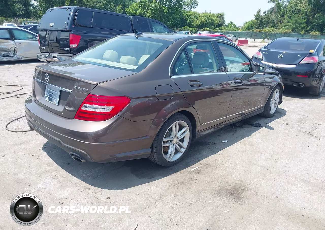 2014 Mercedes-Benz C 300 Sport 4Matic VIN:WDDGF8AB1EA914633 - 4