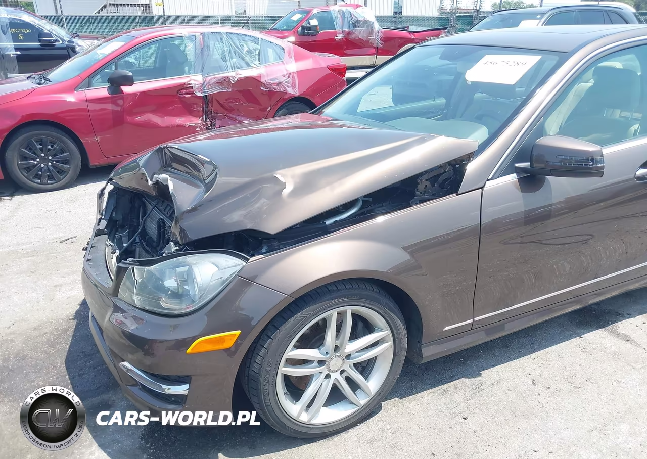 2014 Mercedes-Benz C 300 Sport 4Matic VIN:WDDGF8AB1EA914633 - 6