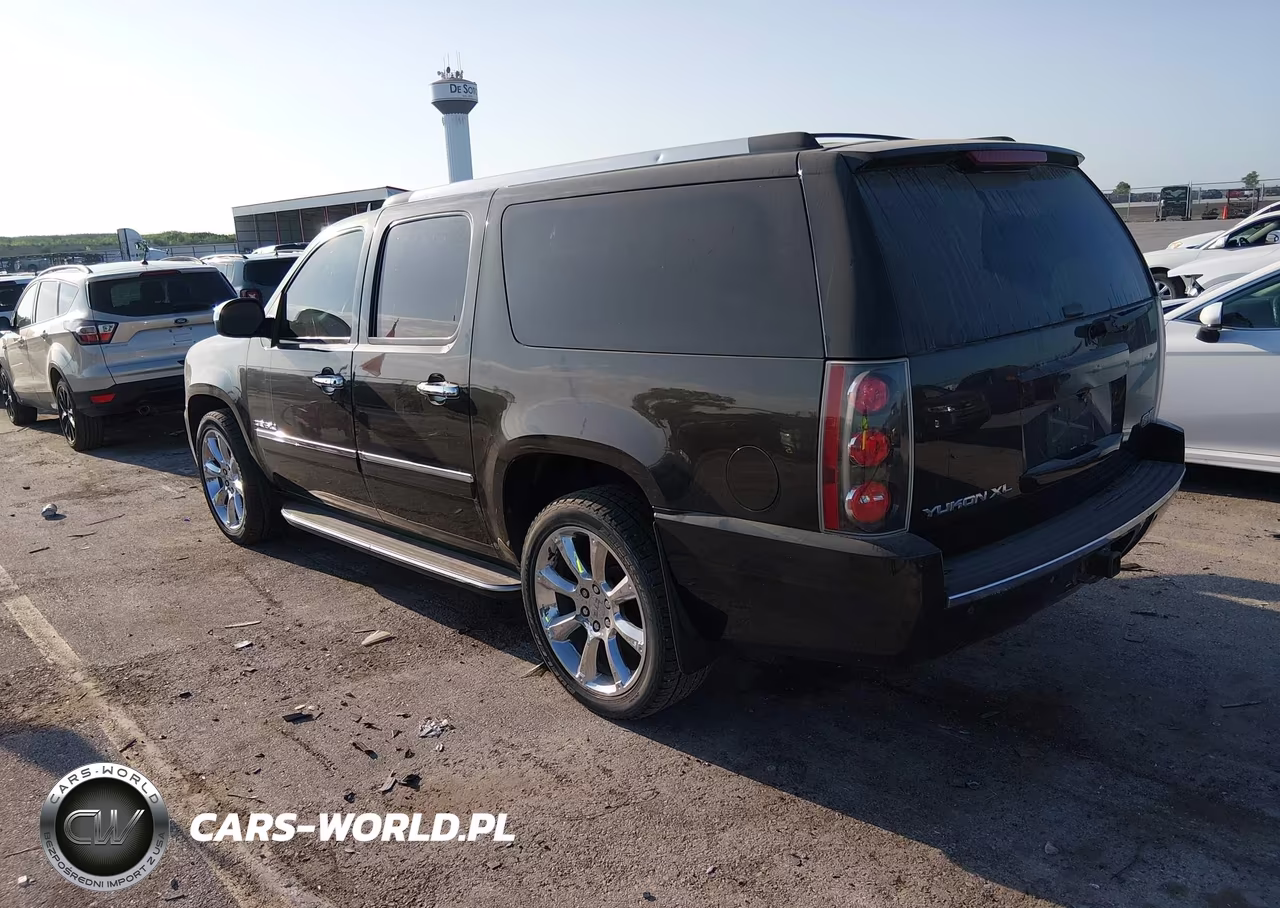 2013 GMC Yukon Xl 1500 Denali VIN:1GKS2MEF4DR302193 - 3