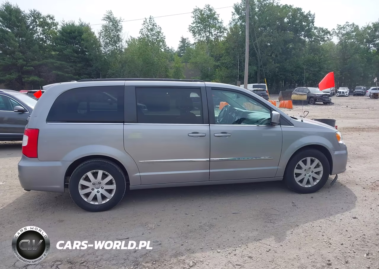 2016 Chrysler Town & Country Touring VIN:2C4RC1BG2GR288991 - 13