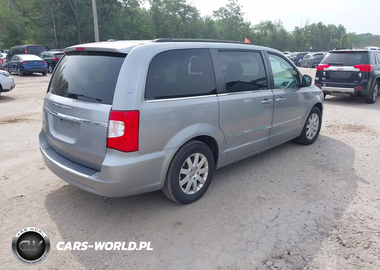 2016 Chrysler Town & Country Touring VIN:2C4RC1BG2GR288991 - 4