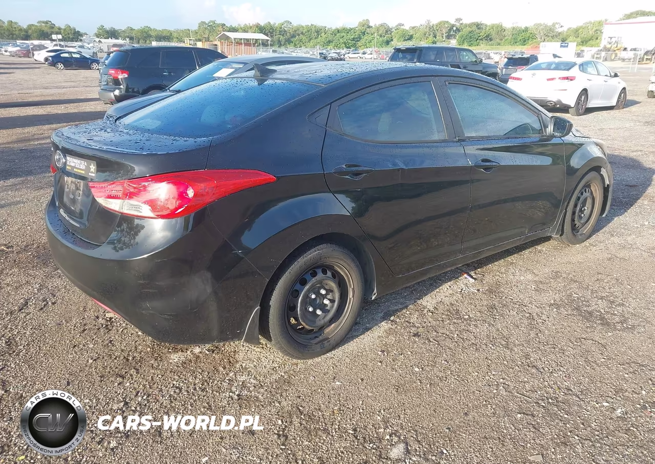 2013 Hyundai Elantra Gls VIN:5NPDH4AE3DH186296 - 4