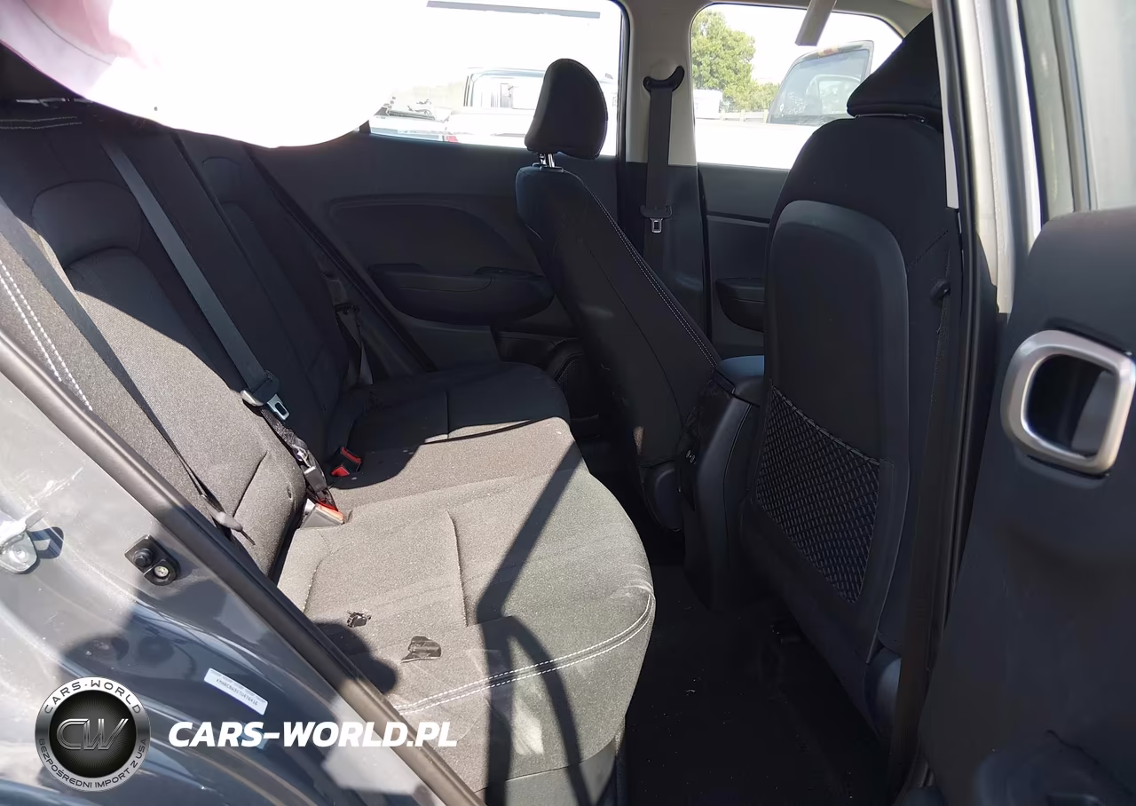 2026 Hyundai Venue Sel VIN:KMHRC8A3XTU476416 - 8