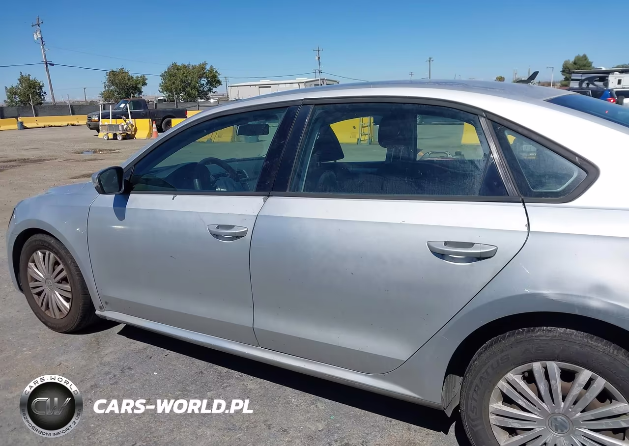 2015 Volkswagen Passat 1.8T S VIN:1VWAT7A33FC041093 - 16