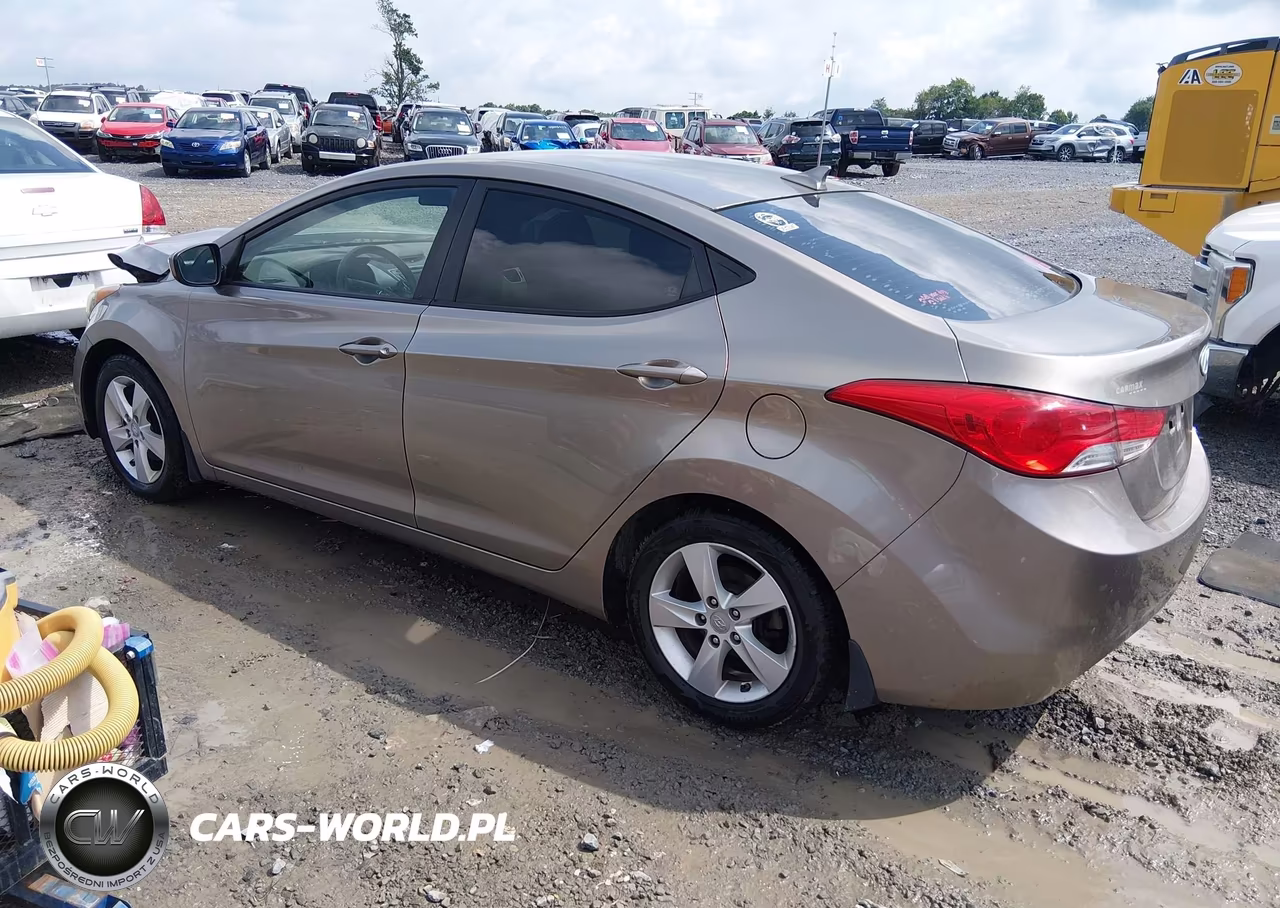 2013 Hyundai Elantra Gls VIN:5NPDH4AE8DH328402 - 3